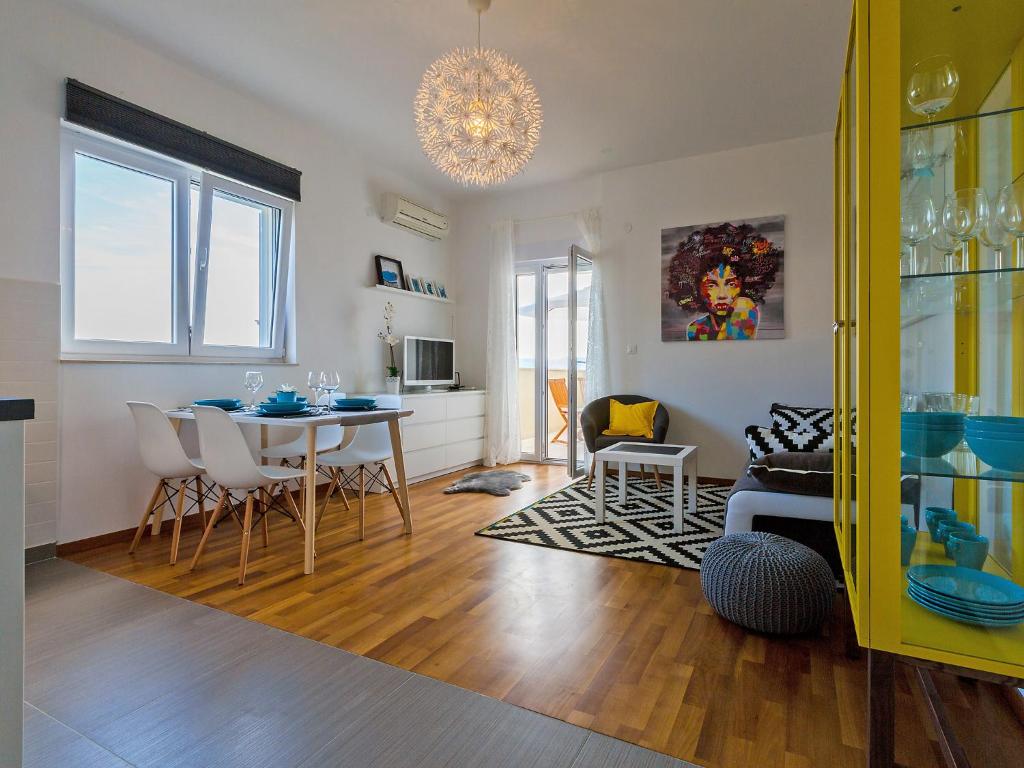 Apartment Cvit-1 by Interhome photo 1