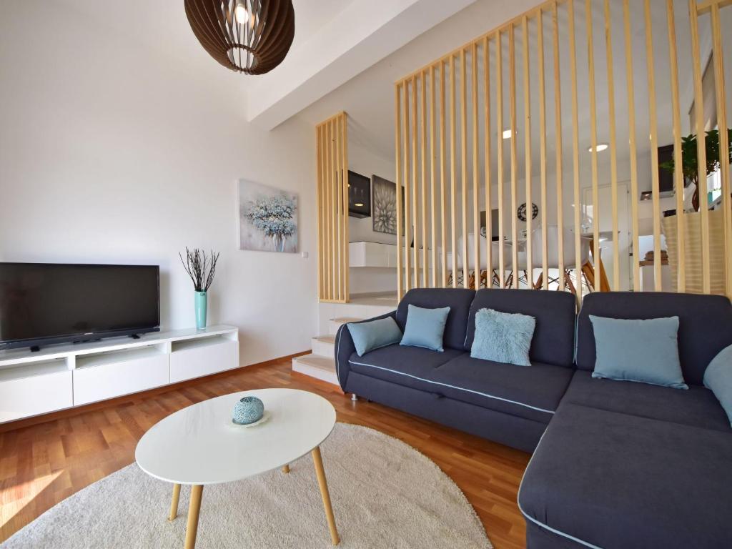 Apartment Cvit-2 by Interhome photo 1