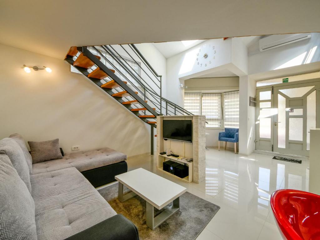 Holiday Home Lana 1 by Interhome photo 3