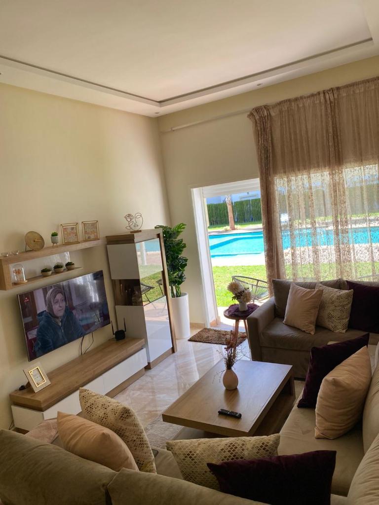 Apparemment de luxe vue piscine photo 1