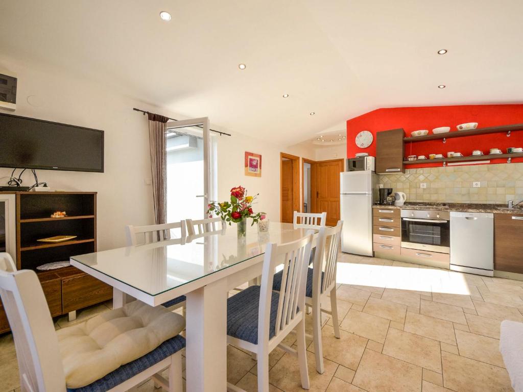 Apartment Angelina-2 by Interhome photo 2
