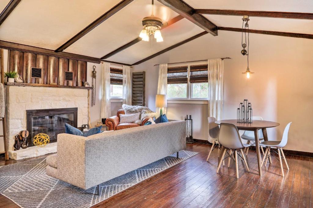 Calming Shenandoah Valley Cabin with Hot Tub! photo 3