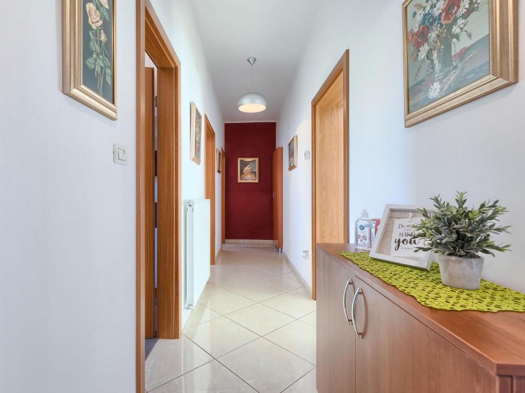 Apartment Laura by Interhome photo 4
