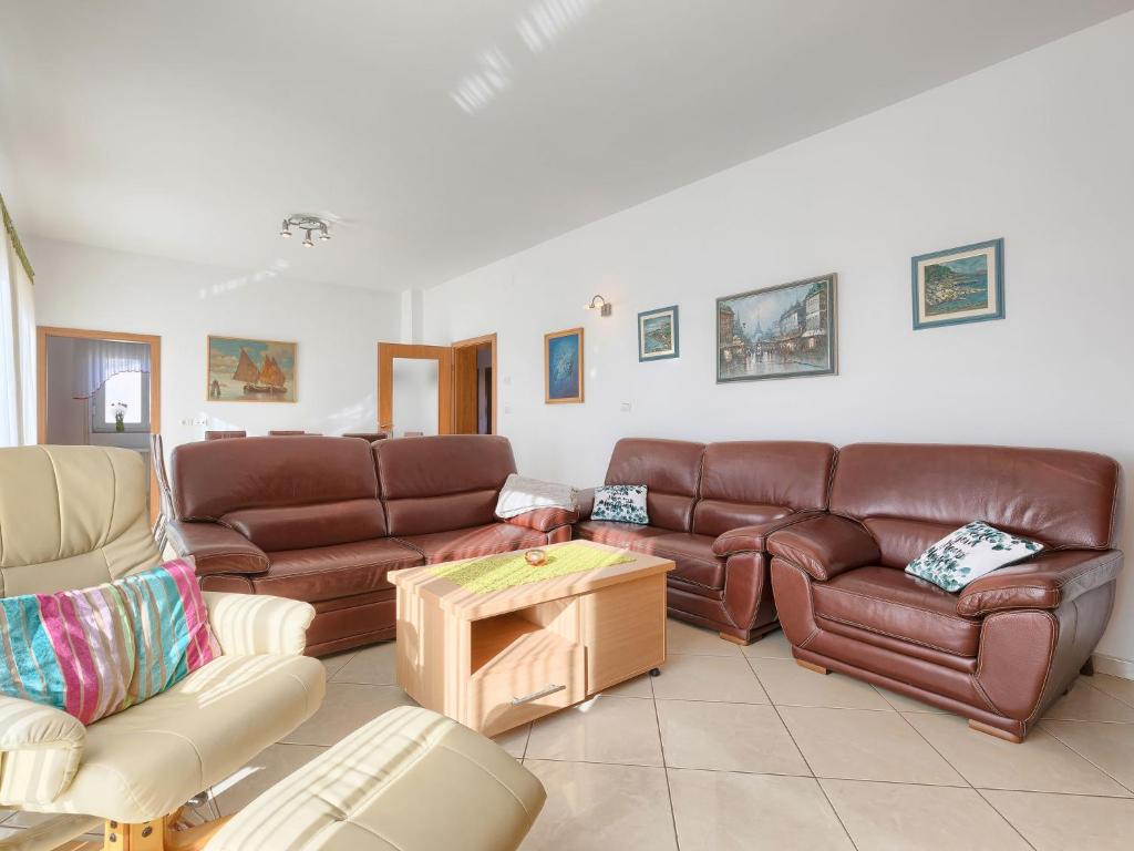 Apartment Laura by Interhome photo 1