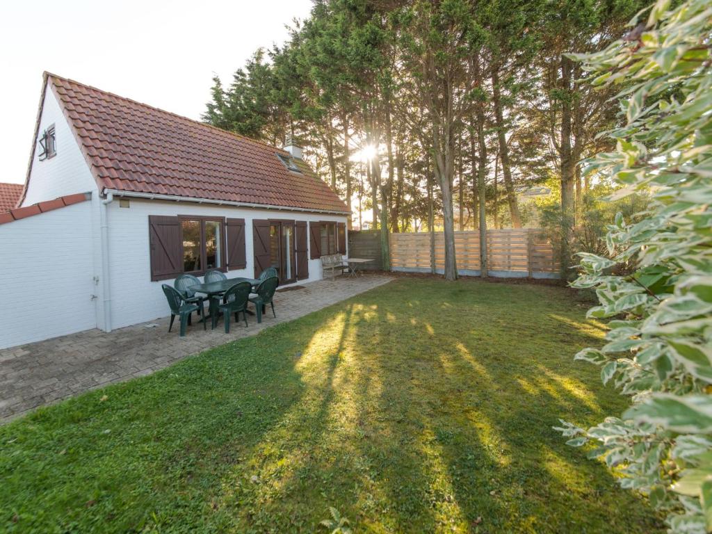 Holiday Home Vissershuisje Nova with parking by Interhome