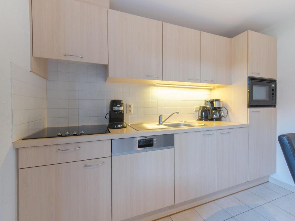 Holiday Home Vissershuisje Nova with parking by Interhome photo 2