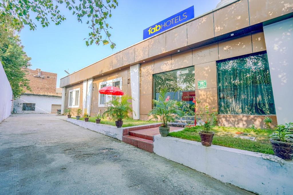 FabHotel Grand Inn photo 1