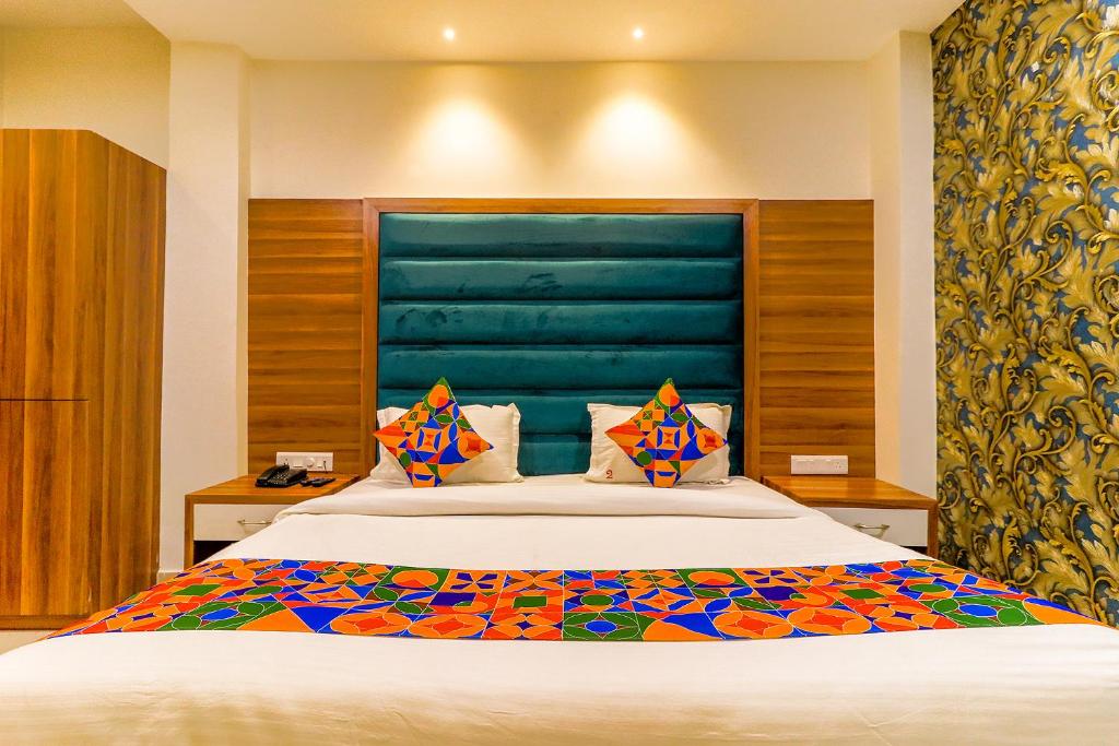 FabHotel Golden Velvet photo 2