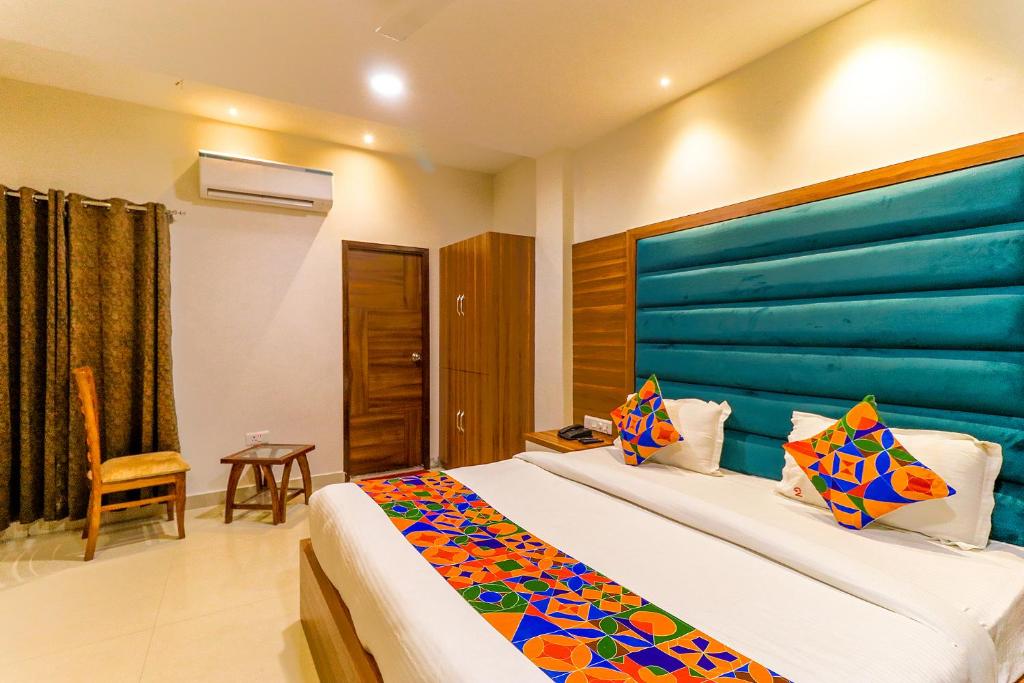 FabHotel Golden Velvet photo 3