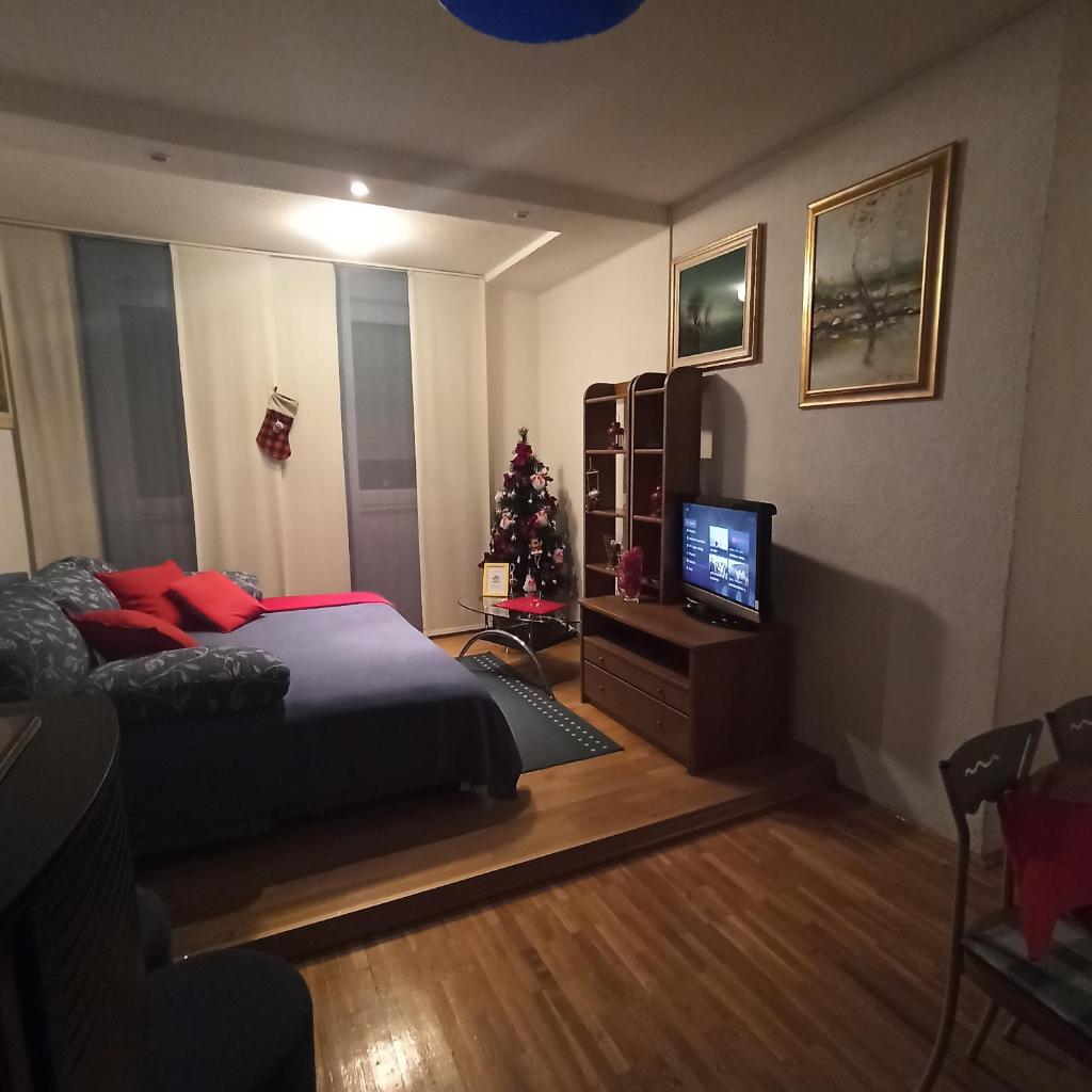 Happy home photo 4