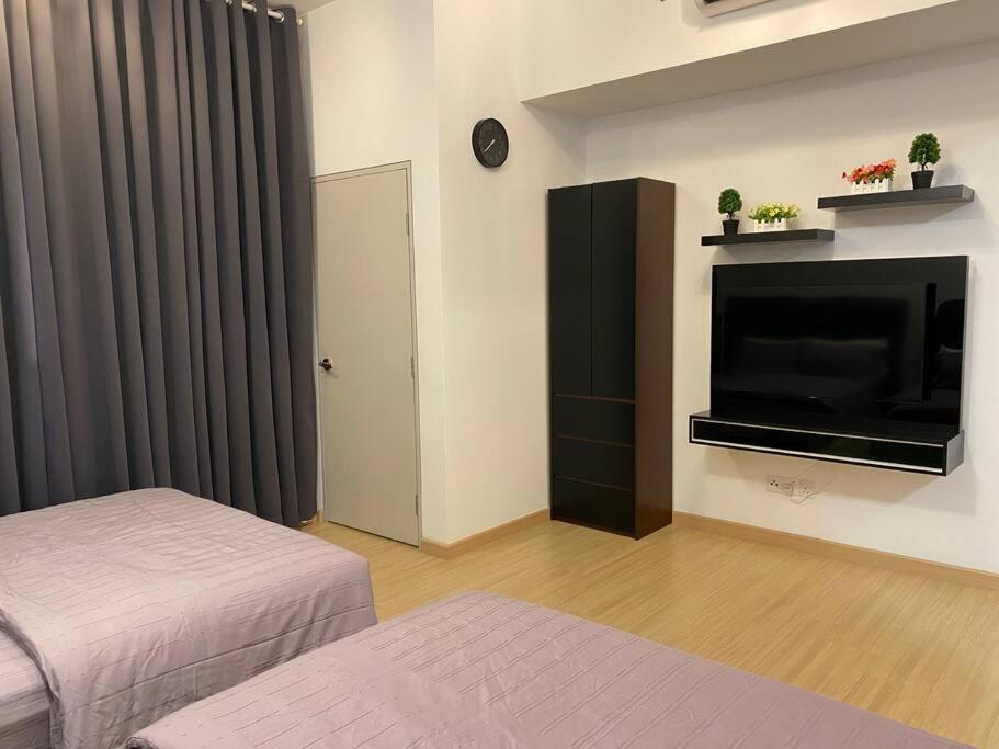 DSara Sungai Buloh Sentral MRT Studio Home with Two Free Parking photo 2