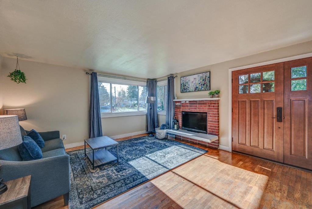 Renton Oasis- Relaxing 3BR Home with Great Outdoor! home photo 1