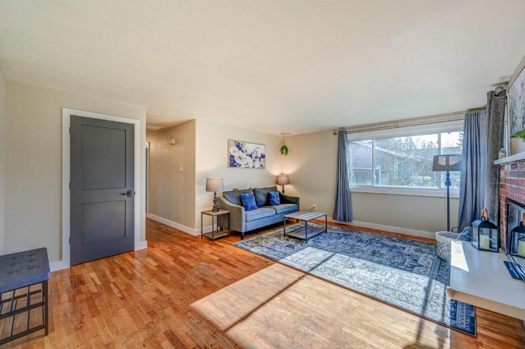Renton Oasis- Relaxing 3BR Home with Great Outdoor! home photo 2