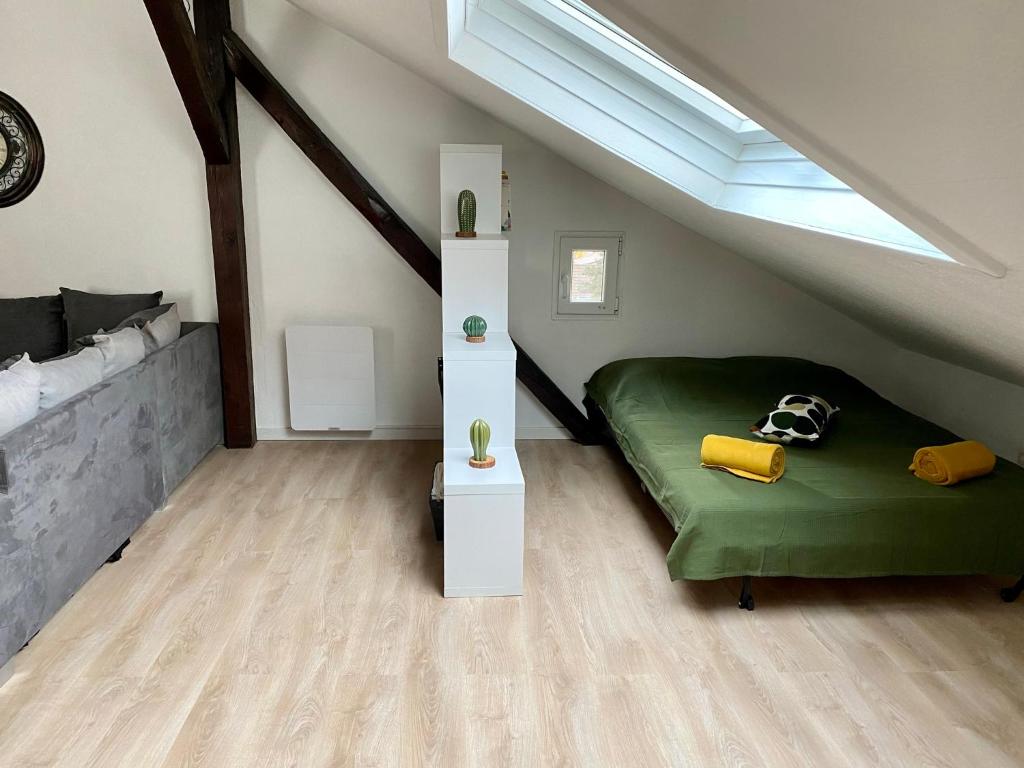 Authentic Loft - 10 min to the city center photo 2