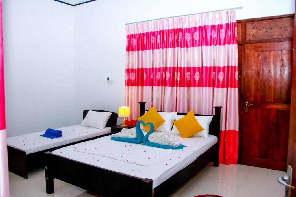Thathsara Holiday Inn photo 1