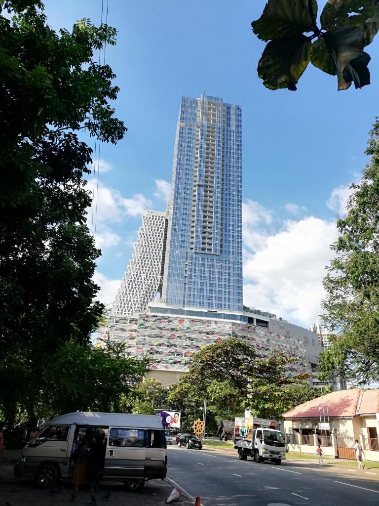 Super Luxury 2 BR Apartment in Five Star Colombo City Centre photo 4