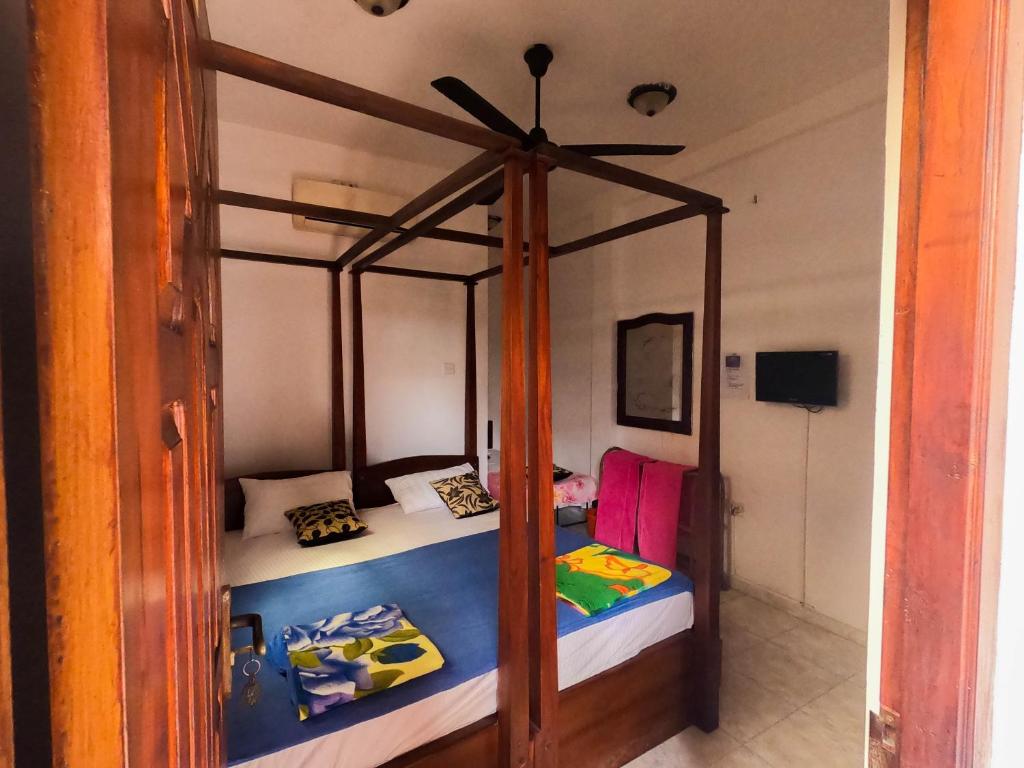 Двухместный (Двухместный номер с 1 кроватью и балконом), Fort Fifty Inn