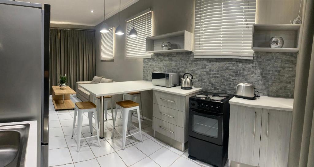Adventure Apartment - Colchester - 5km from Elephant Park photo 3