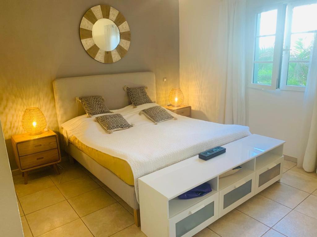 Sea Front Apartment Orient Bay photo 4