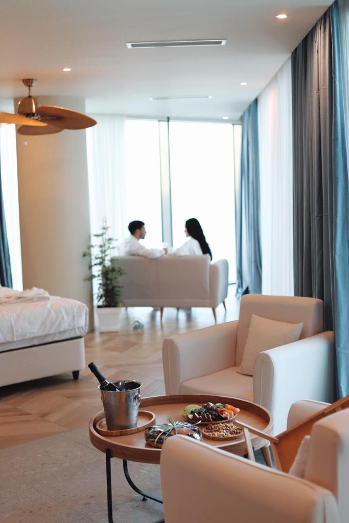 MiraMar Luxury Residences photo 3