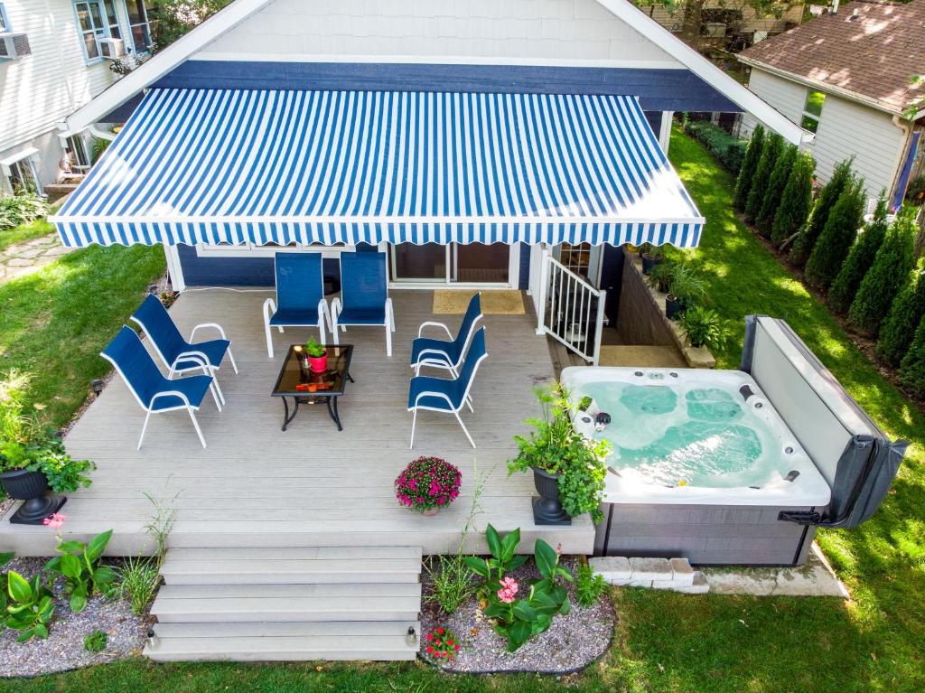 Blue Fish Cottage image
