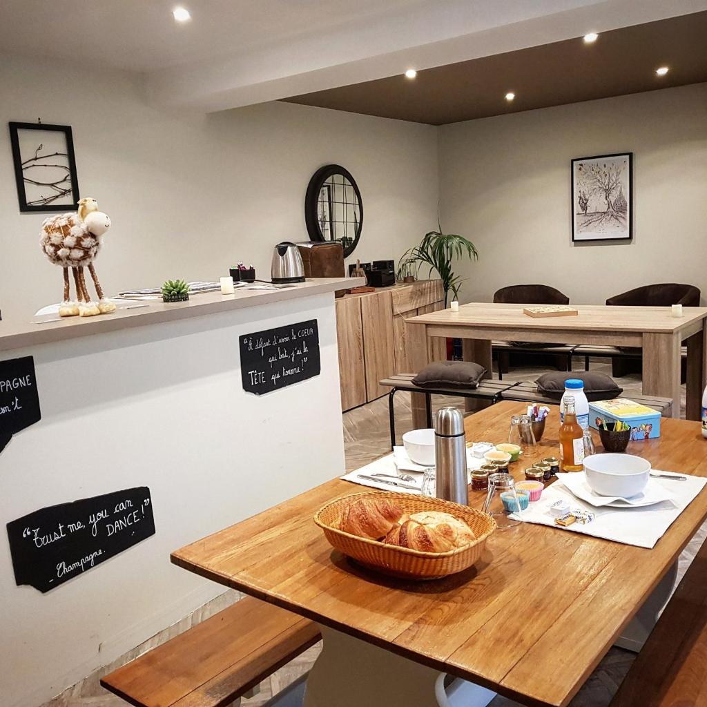 Chambres privées à Hautvillers, berceau du champagne avec salle de bain et toilettes incluses photo 1
