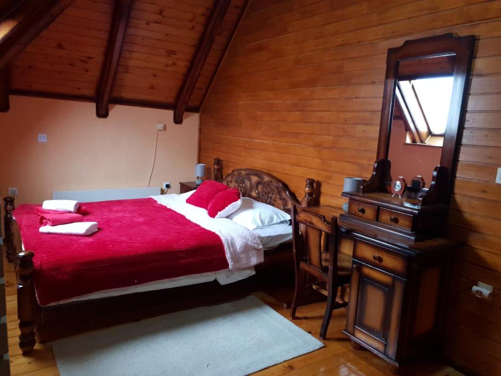 Kraljevi Konaci Olja photo 2