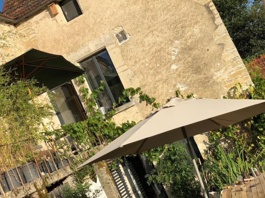 Maison au bord de l’eau d’un céramiste photo 2