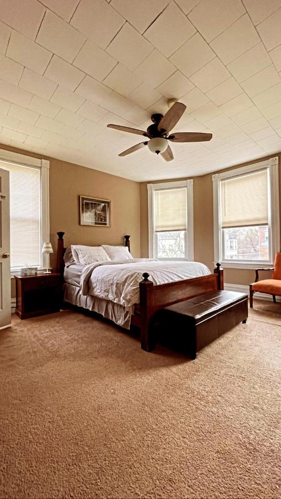 Point Breeze Guest House image