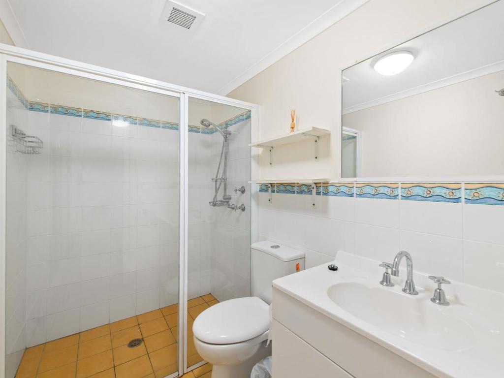 Bay Parklands Unit 59 2 Gowrie Avenue - Tap to explore photos