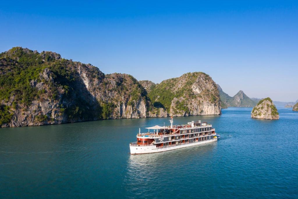 Heritage Cruises Cat Ba Archipelago