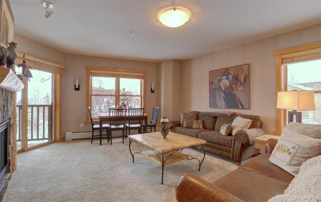 CS331 Copper Springs 3Br 3Ba condo photo 3