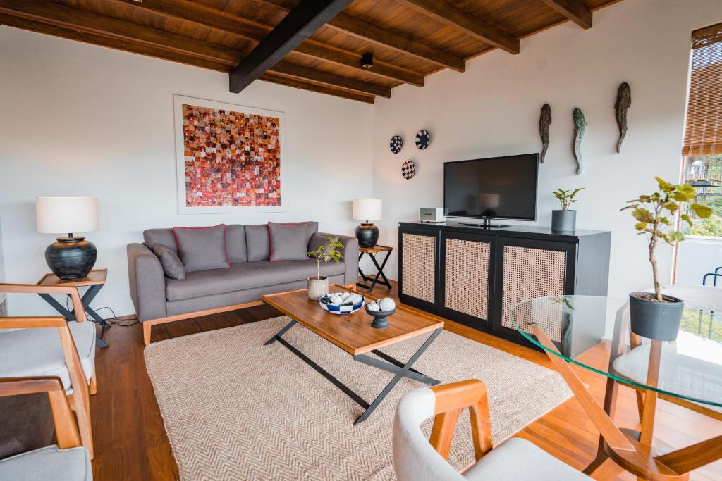 Glenross Living photo 1