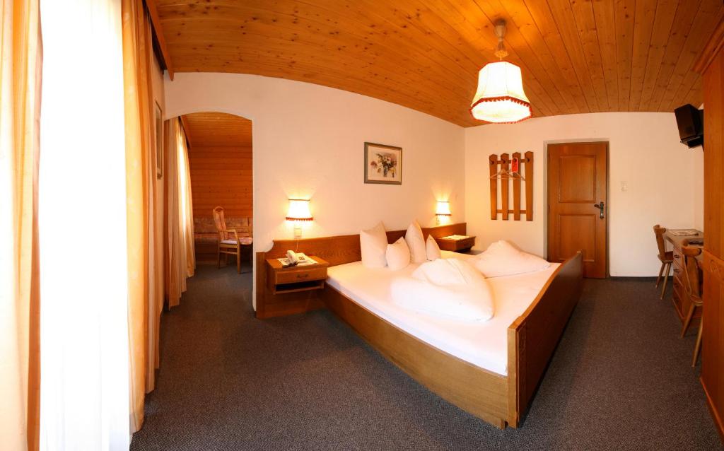 Pension Tirol - Tap to explore photos