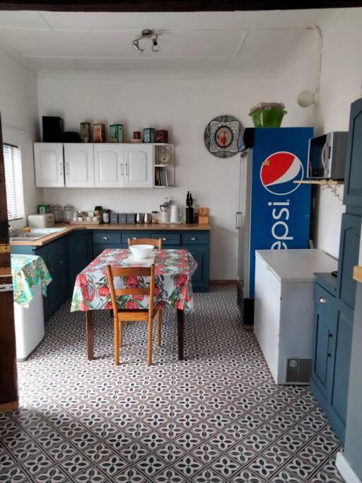 Via the Grapevine 3 bedroom house private parking photo 4