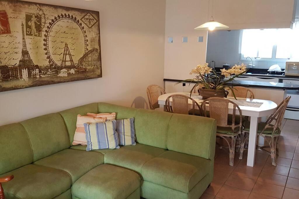 Acolhedora casa de praia em condomínio fechado à beira mar photo 1