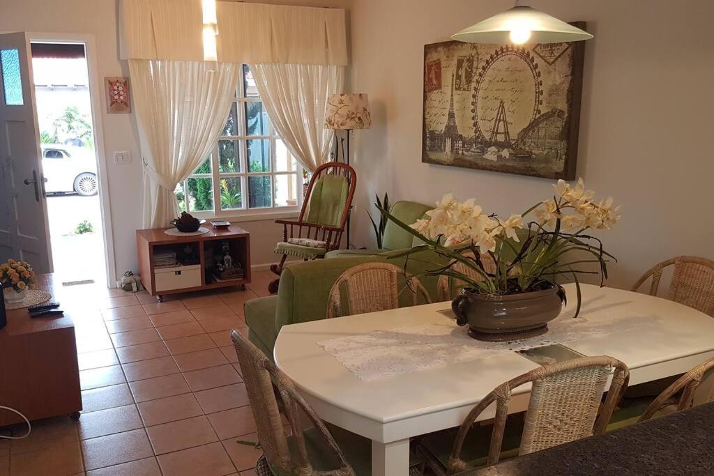 Acolhedora casa de praia em condomínio fechado à beira mar photo 2