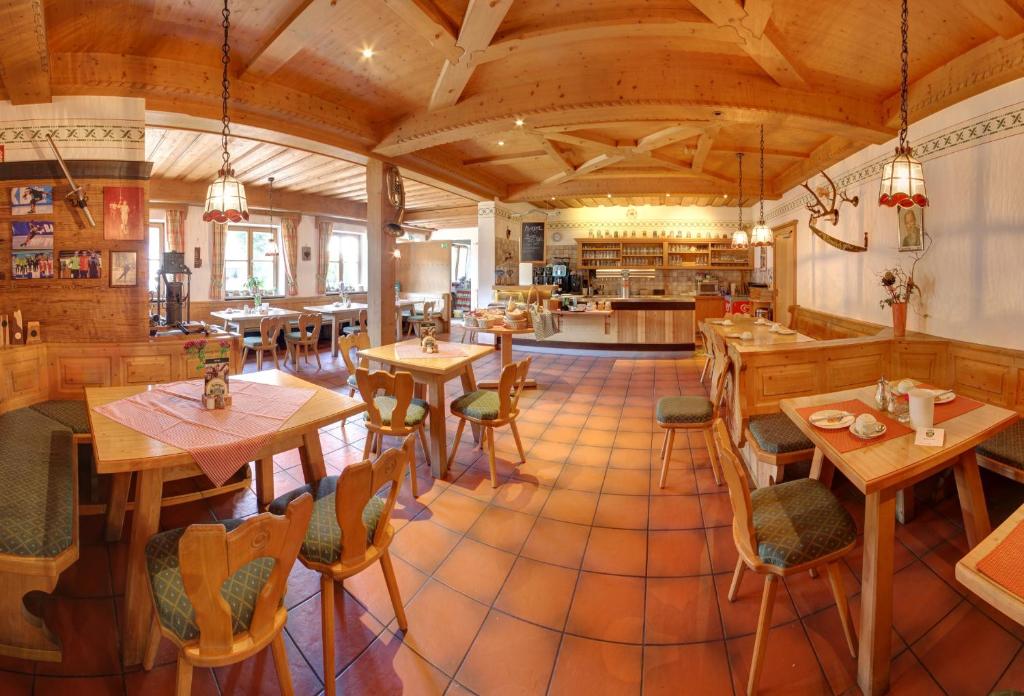 Gasthof-Metzgerei Hirschbichler - Chiemgau Karte photo 2