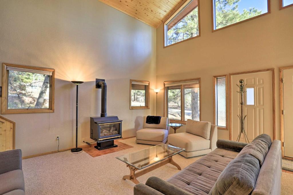 Scenic Mountain Hideout with Community Perks! photo 3
