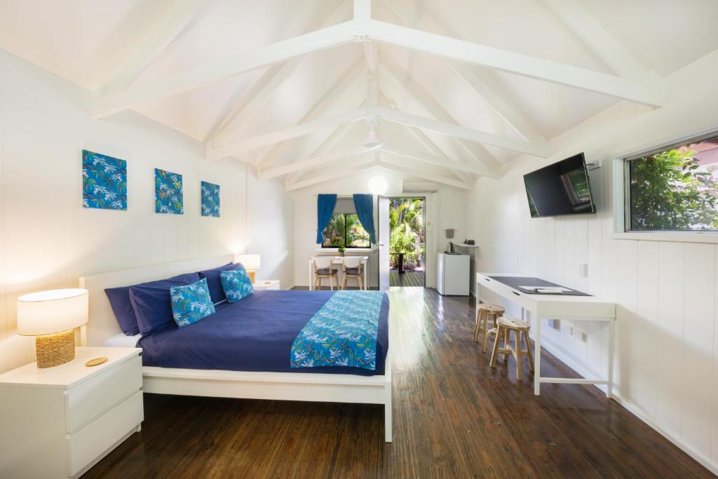 Airlie Beach Magnums - Adults Only photo 2