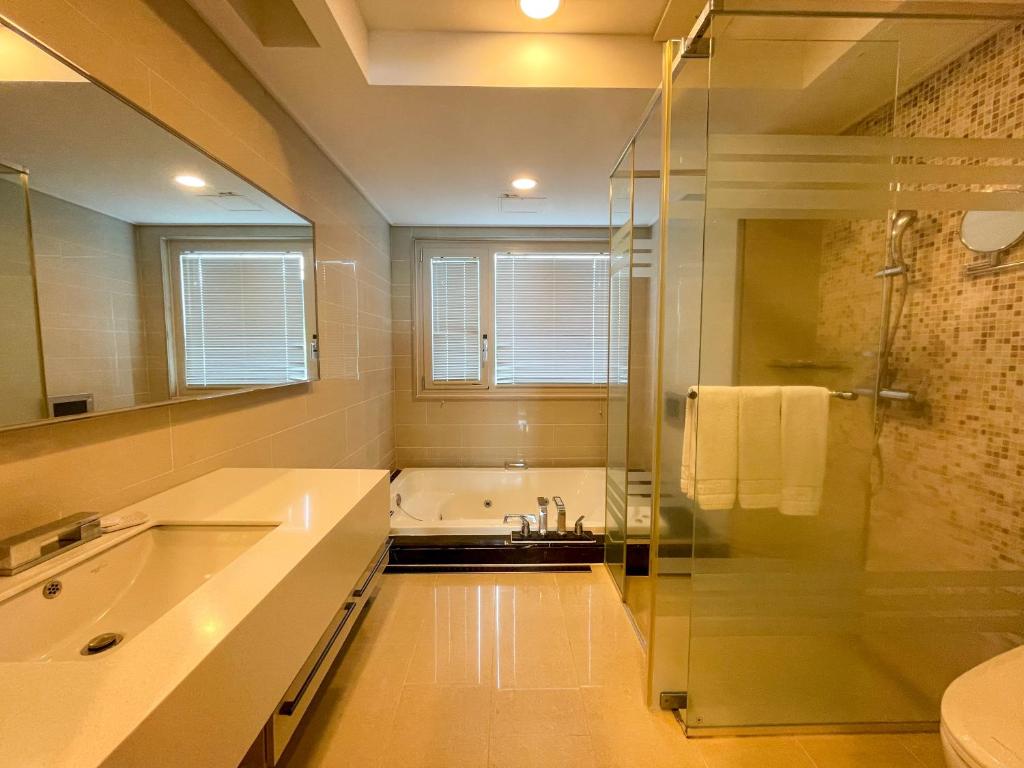 ArdenHill Resort & Golf Room Type - Three-Bedroom Family Suite(Gold Room)