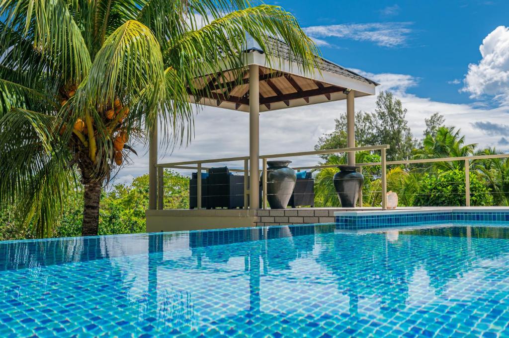 Tranquility villa photo 2
