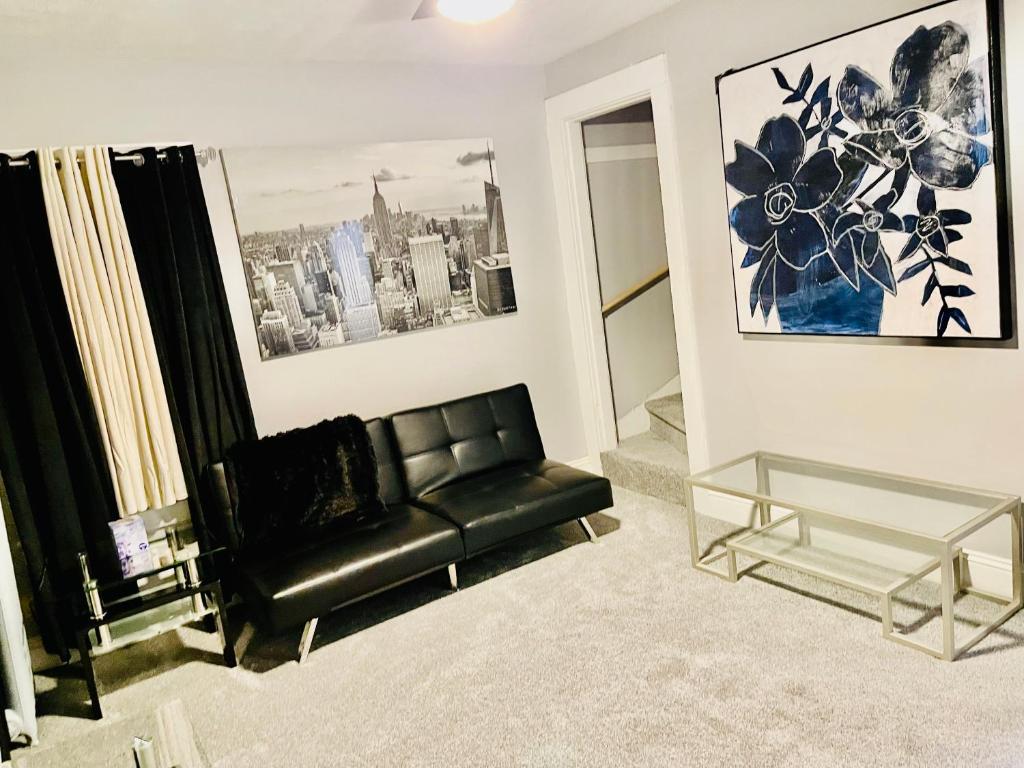 Newly Renovated 2 Floor Apartment Getaway photo 1