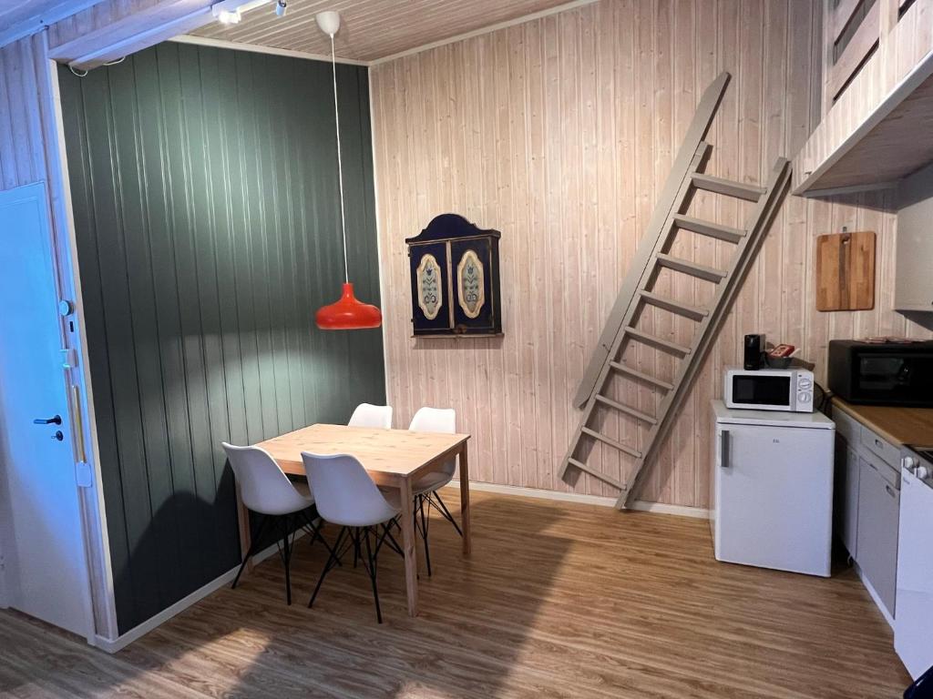Vennebo - Koselig liten hytte med alle fasiliteter photo 3