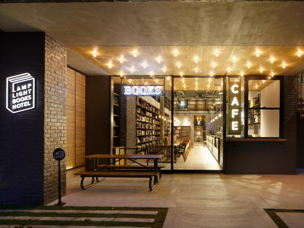 LAMP LIGHT BOOKS HOTEL fukuoka photo 1