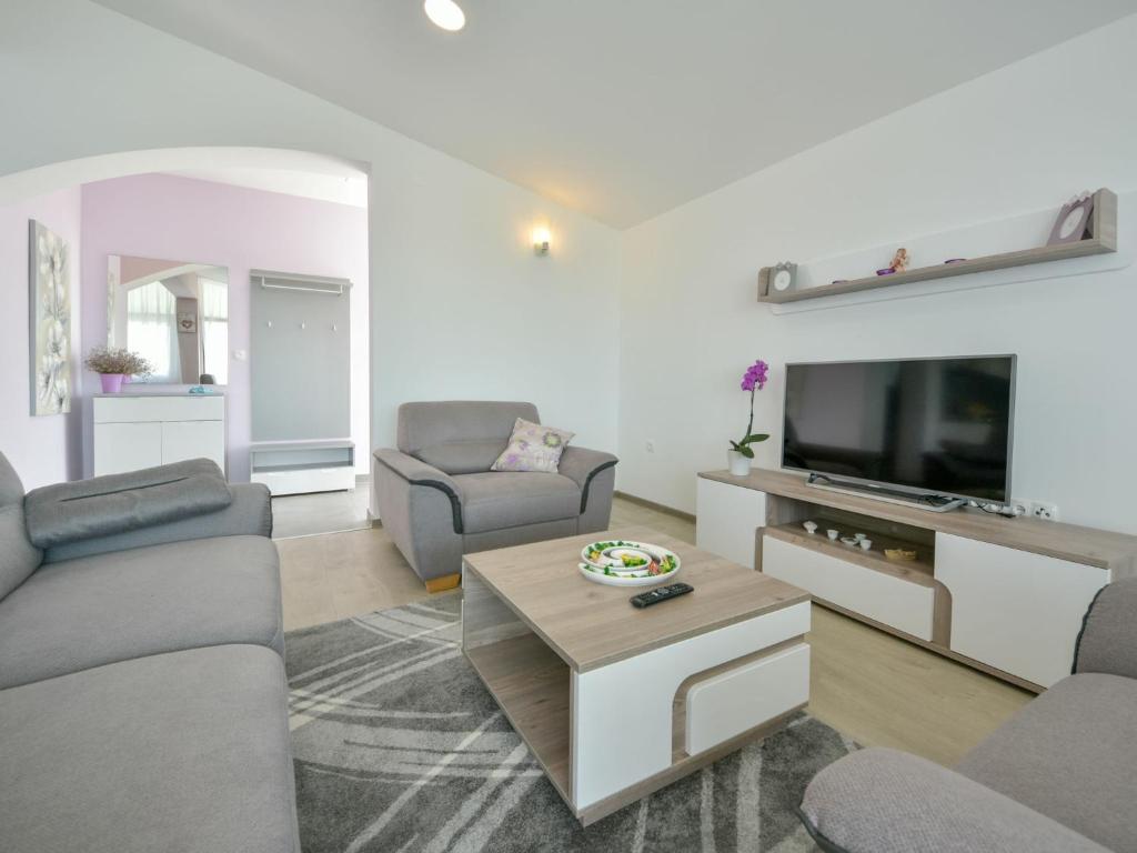 Apartment Nina by Interhome photo 4