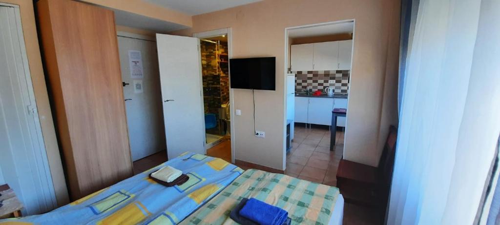 Apartamentos con patio photo 1
