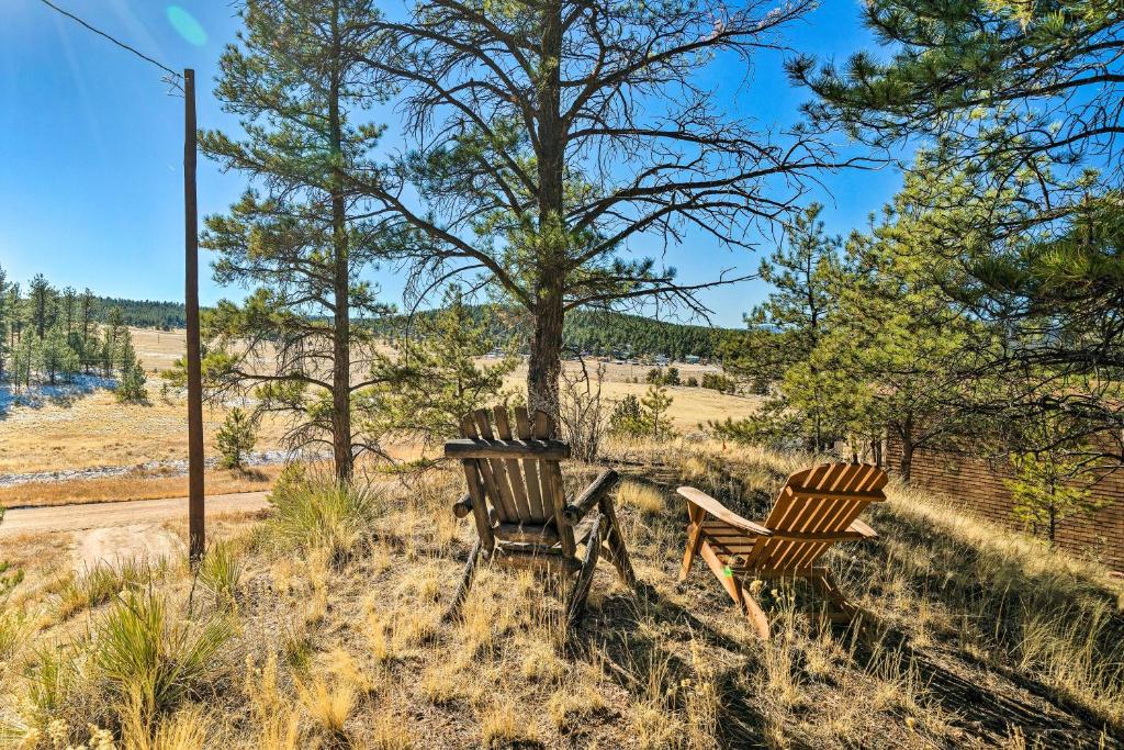 Classic Colorado Log Home with Mountain Views! photo 1