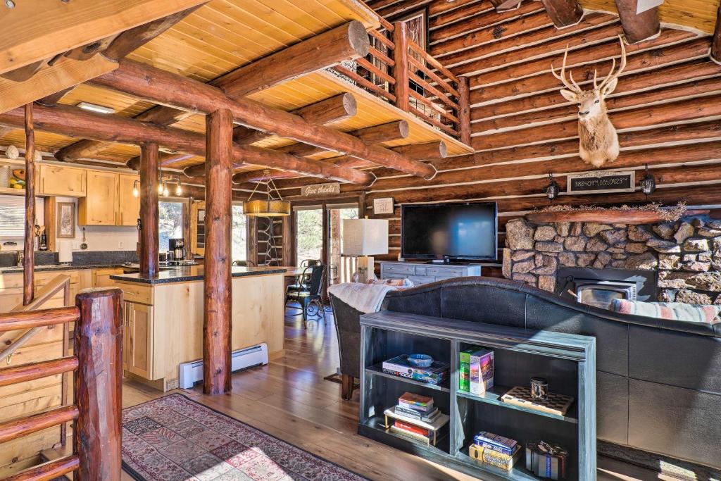 Classic Colorado Log Home with Mountain Views! photo 2