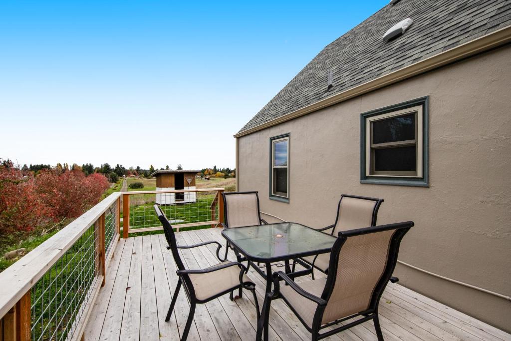 French Country Charm in Sequim photo 1